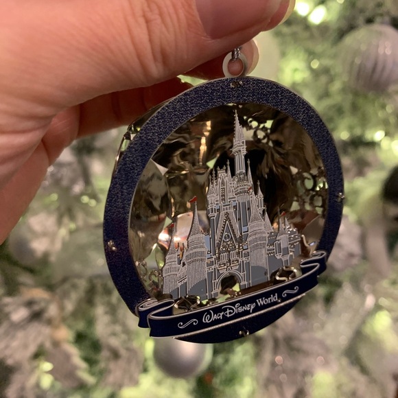 Walt Disney World Commemorative Metal Ornament Baldwin Park Exclusive Castle - Picture 4 of 10